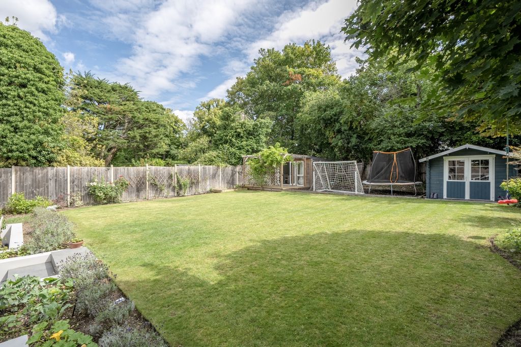 Property photo 2 of 24