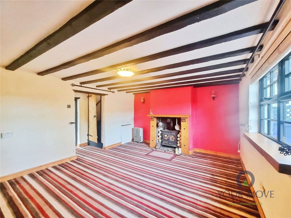 Property photo 2 of 11 Lounge