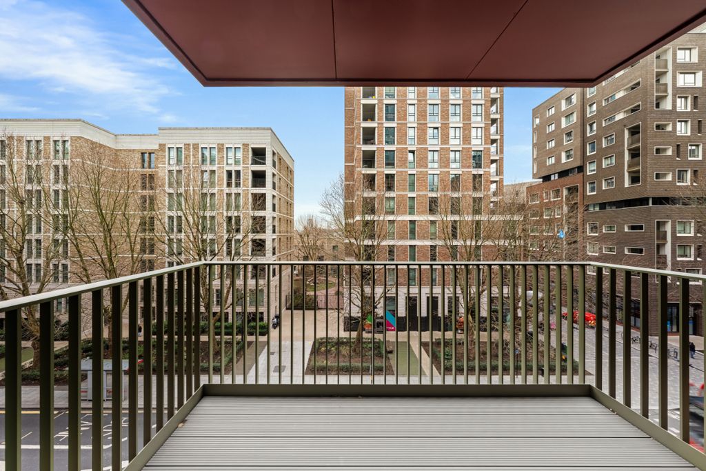 Property photo 2 of 22 Elephant Park-C304-08.Jpg