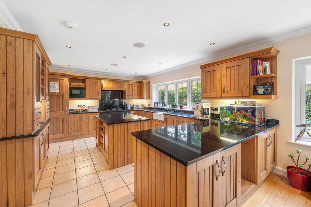 Property photo 3 of 29