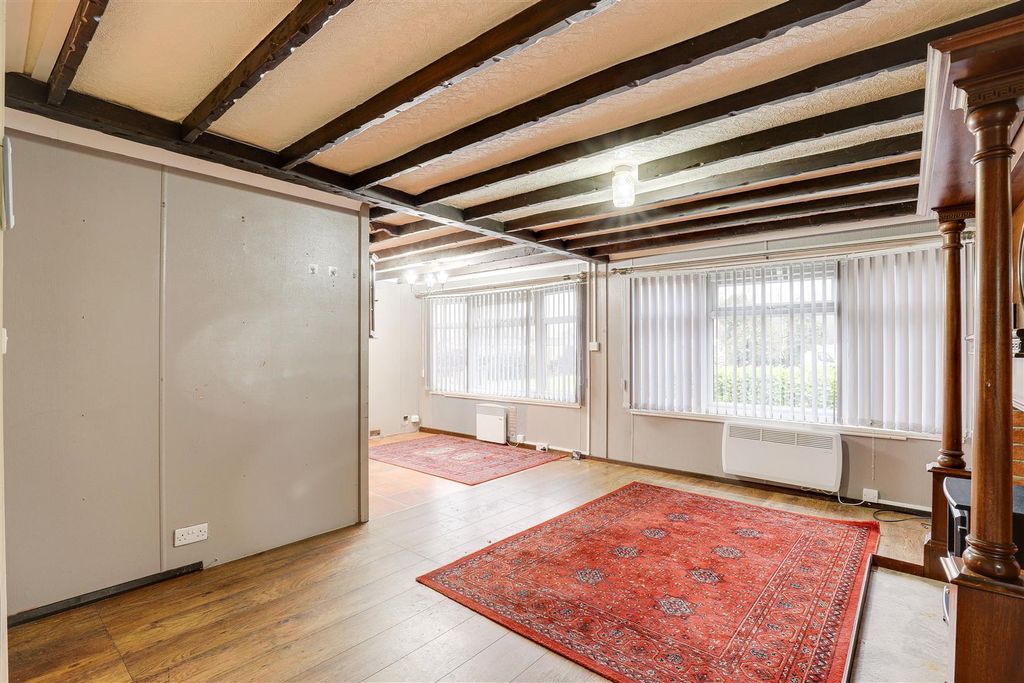 Property photo 3 of 10 9276.Jpg