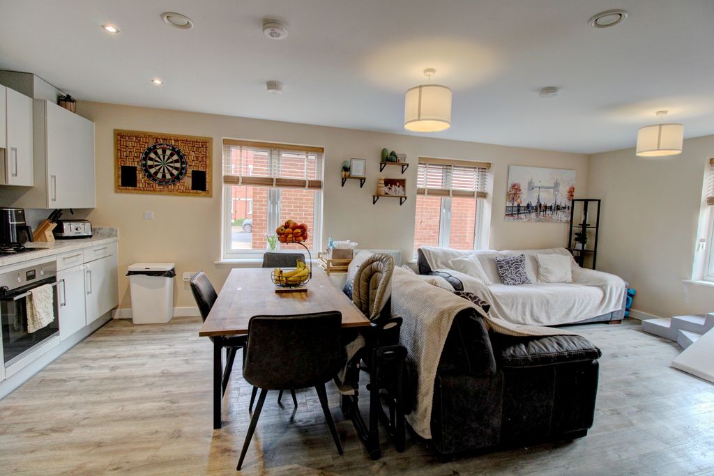 Property photo 3 of 8 Open Plan Living