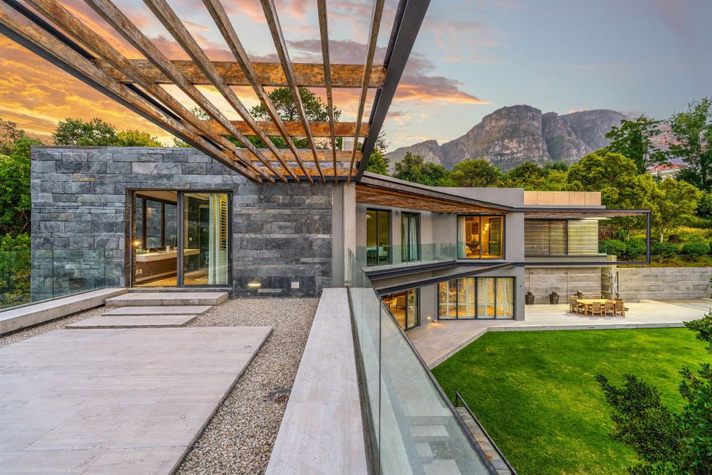 Property photo 2 of 63 Kw1724375