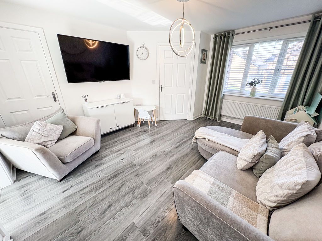 Property photo 2 of 14 Photo 12