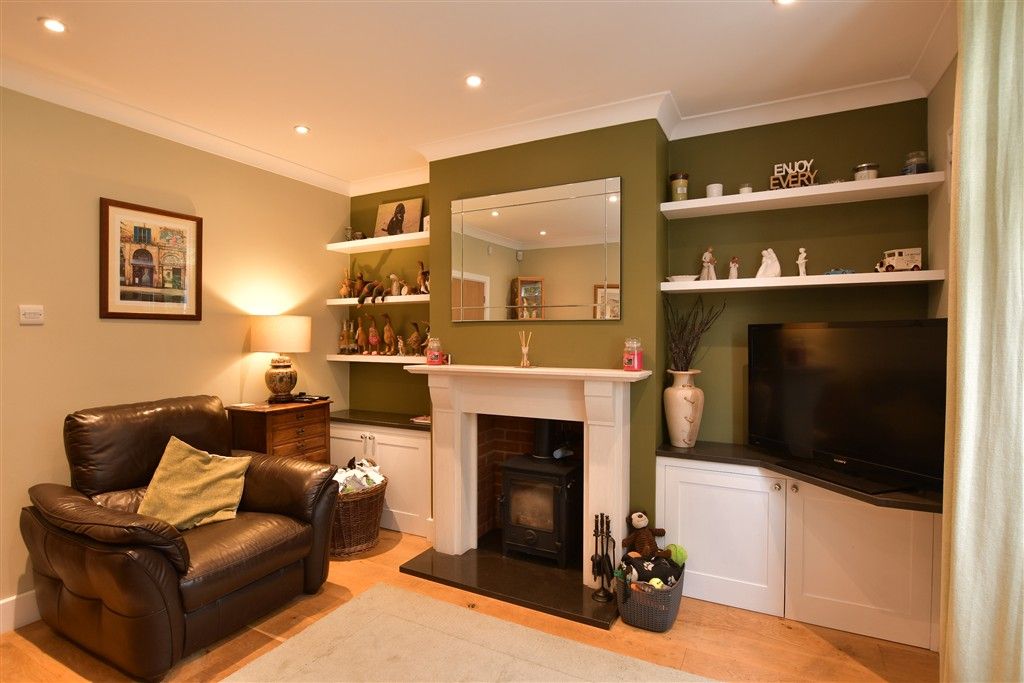 Property photo 1 of 15 Lounge