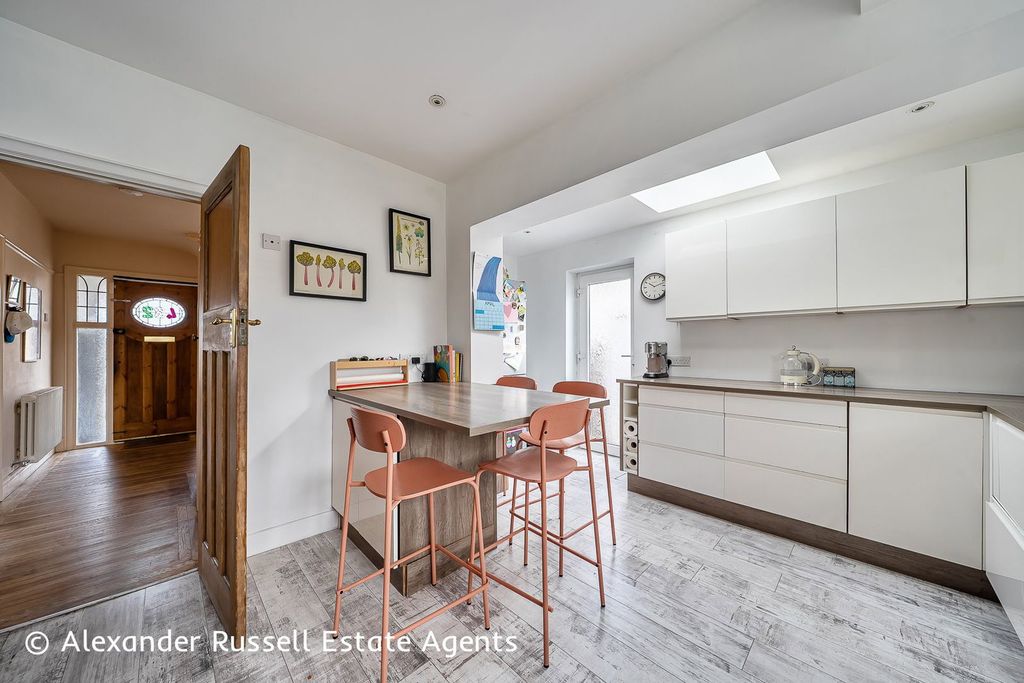 Property photo 3 of 23