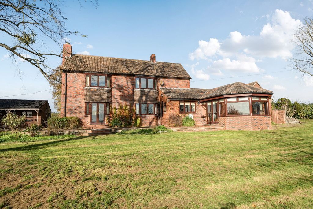 Property photo 2 of 22