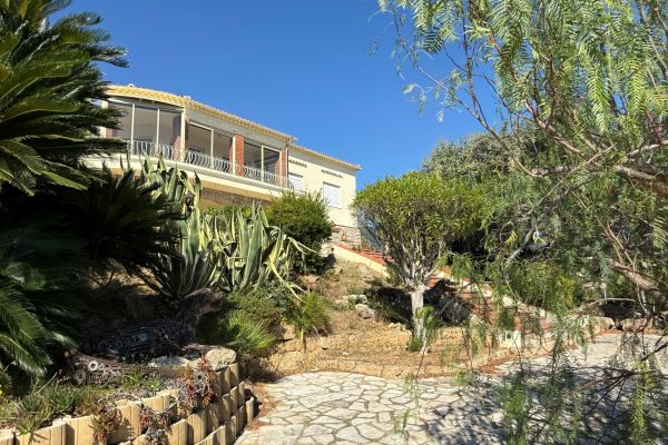 Property photo 1 of 7