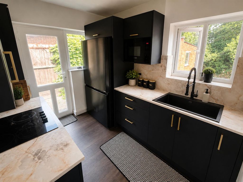 Property photo 3 of 9 Kitchen.Png