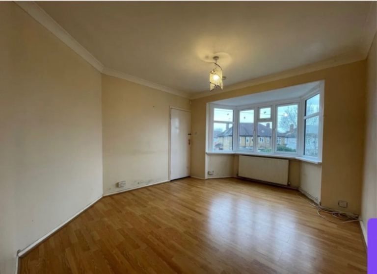 Property photo 1 of 13 Bedroom