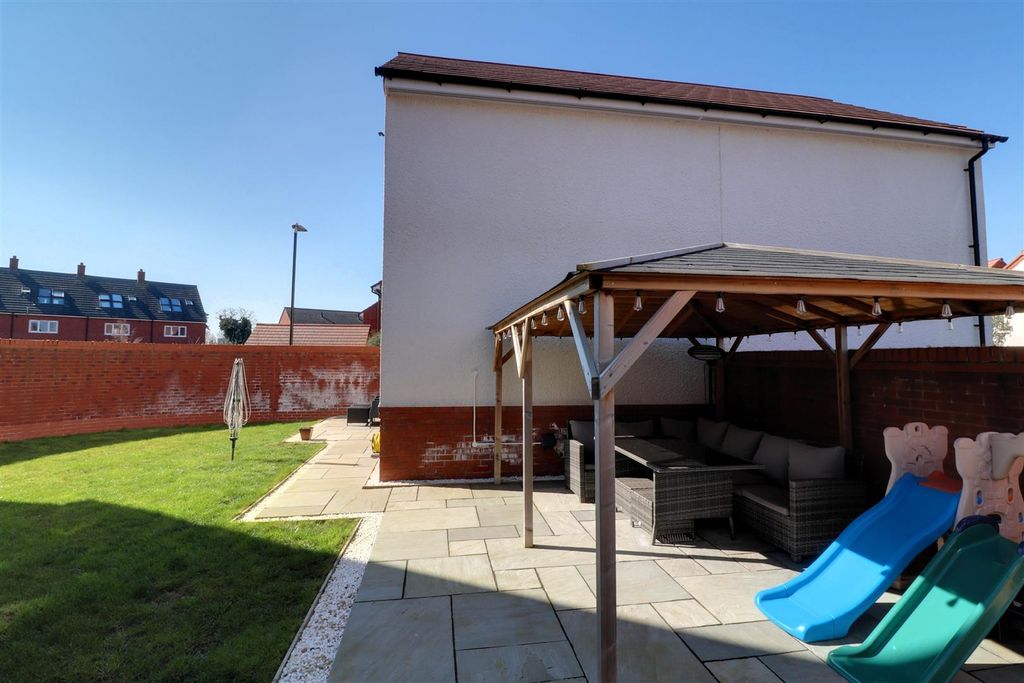 Property photo 2 of 15