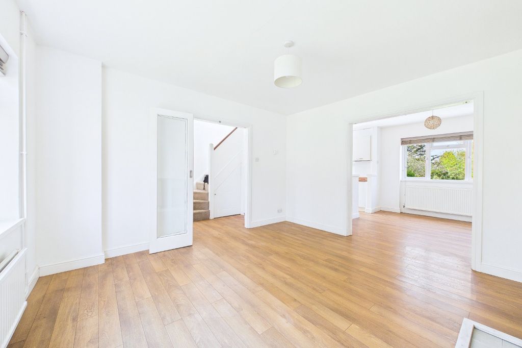 Property photo 2 of 15 Picture No. 10