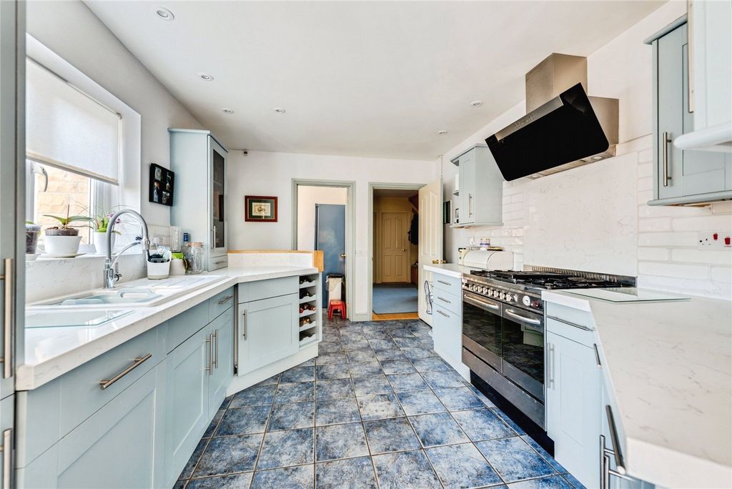 Property photo 3 of 16 Picture No. 24