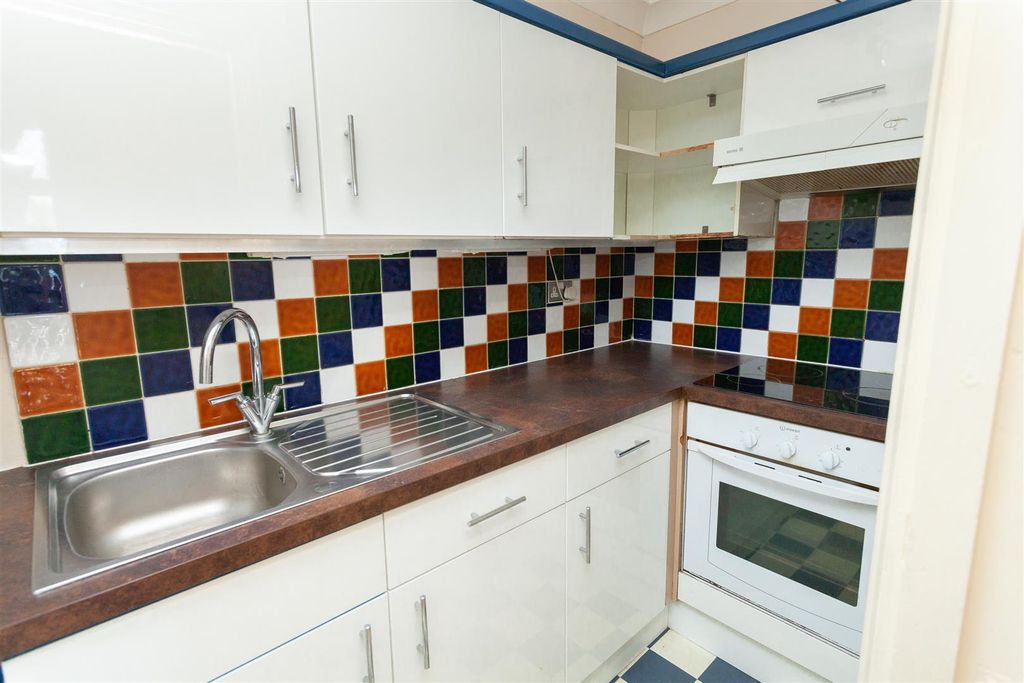 Property photo 3 of 23 Kitchen