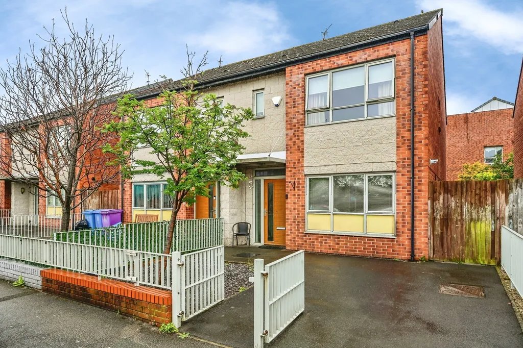 House in Merseyside L8 - View 3