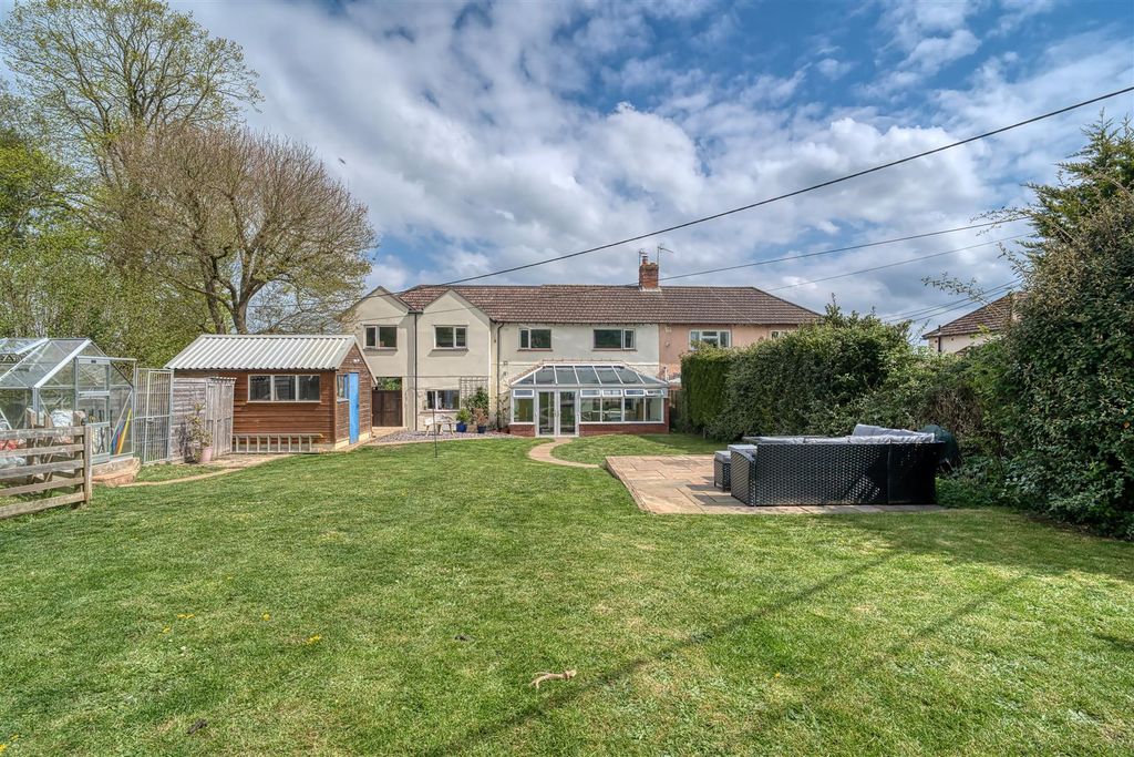 Property photo 1 of 10 Rear