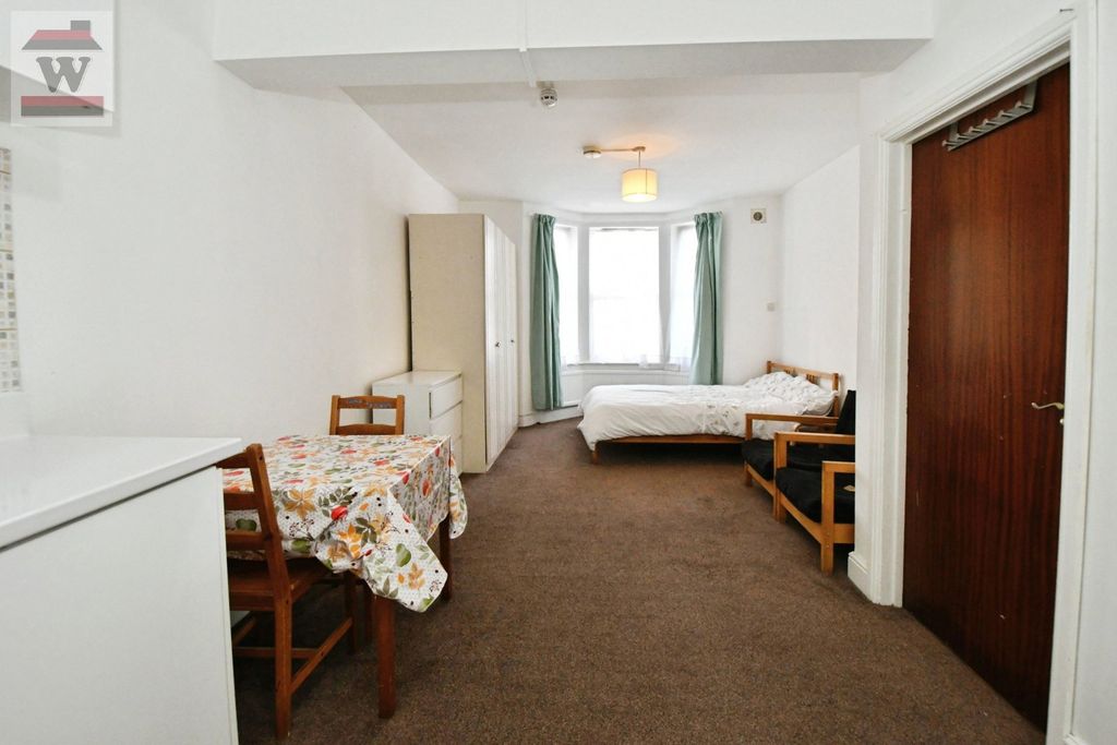 Property photo 1 of 4
