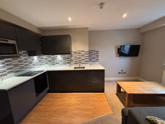 Property photo 1 of 9 Cover