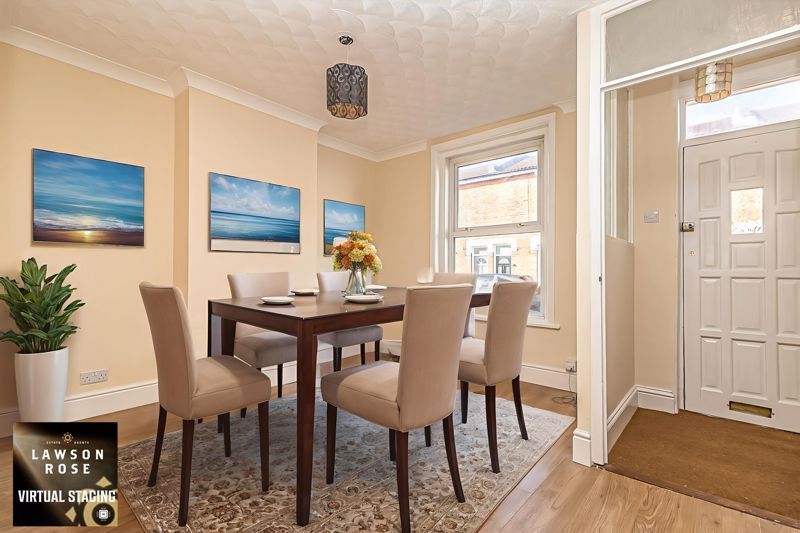 Property photo 3 of 15 .