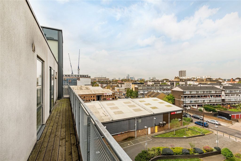 Property photo 3 of 16 Picture No. 11