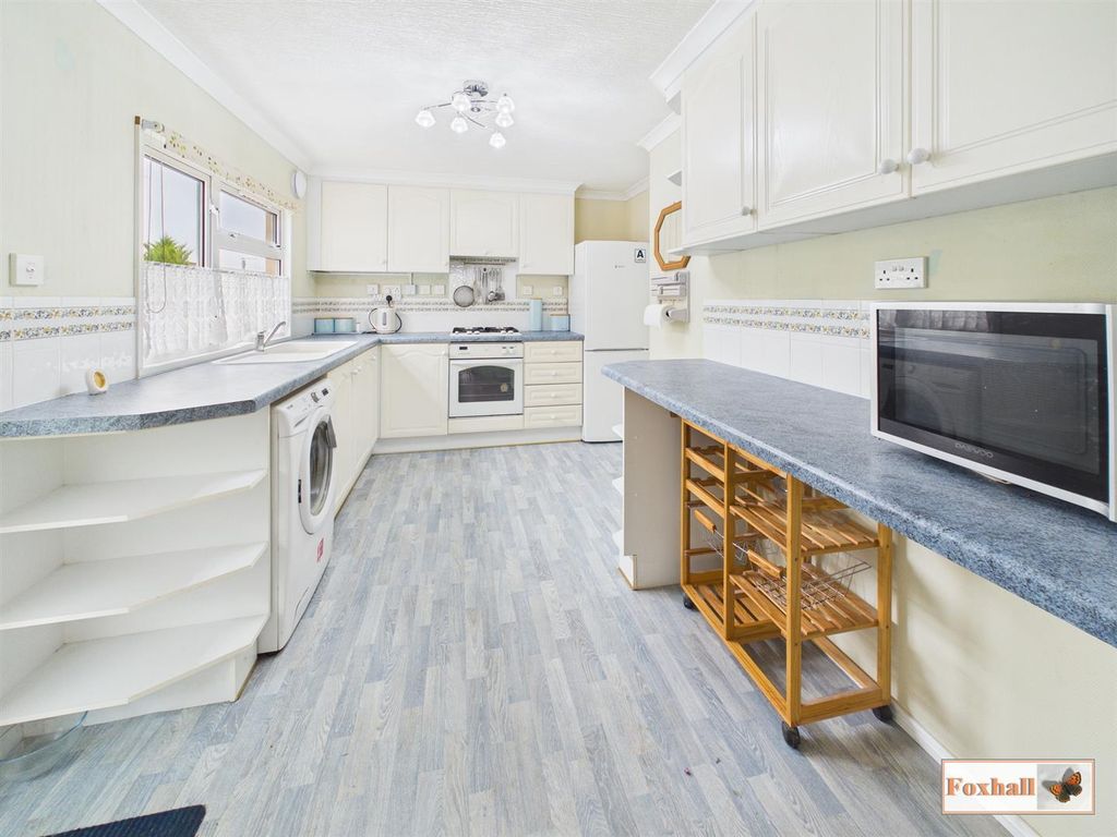 Property photo 3 of 16 Kitchen/Breakfast Room