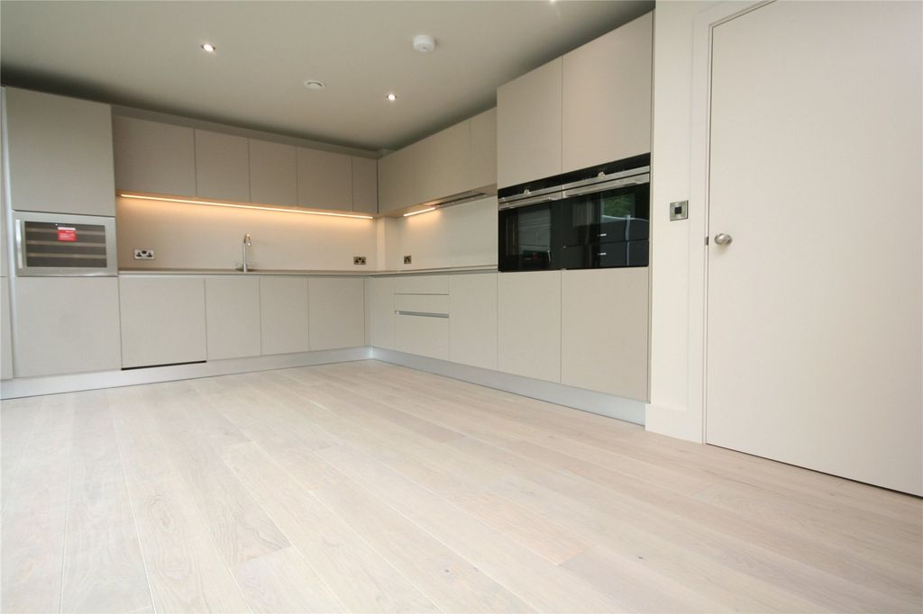 Property photo 1 of 16 Picture No. 06