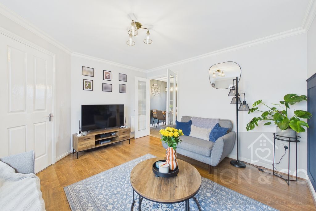 Property photo 3 of 19