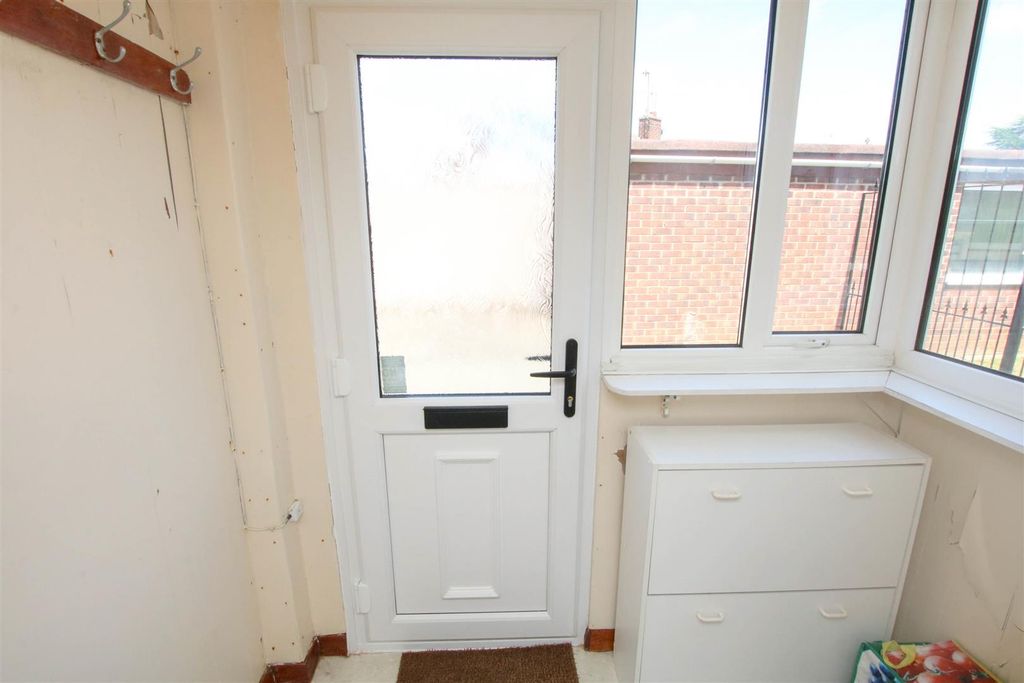 Property photo 3 of 15 Entrance Porch