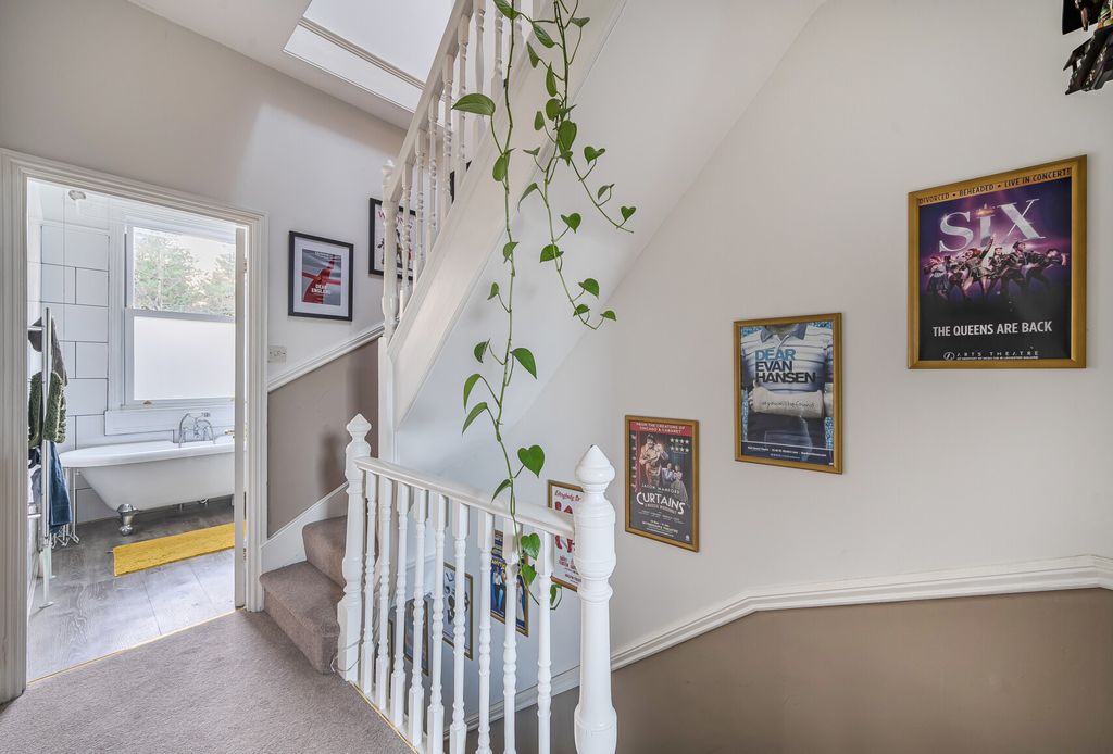 Property photo 3 of 20 1392715-15-694571...