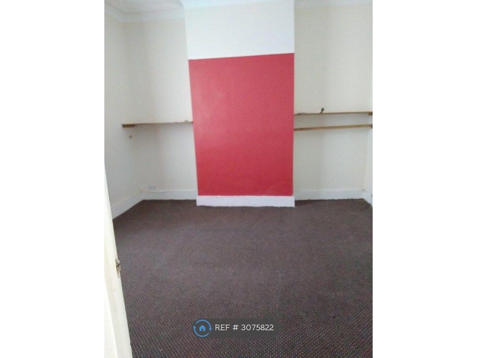 Property photo 2 of 6 Bedroom 1