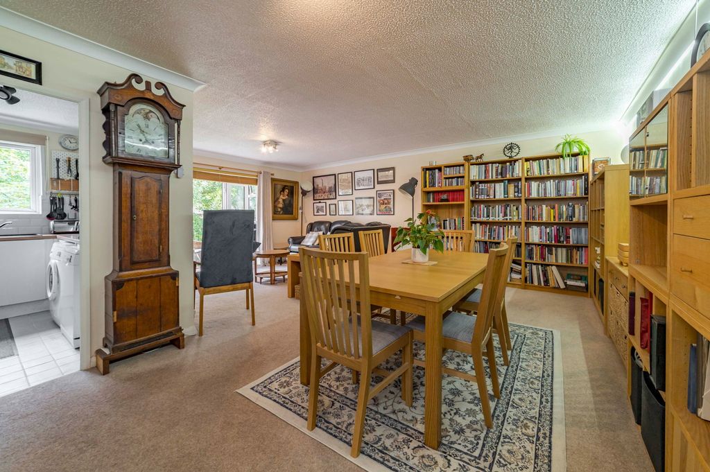 Property photo 3 of 20