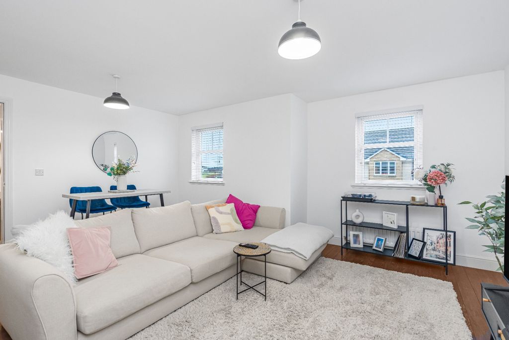 Property photo 2 of 24 4838023