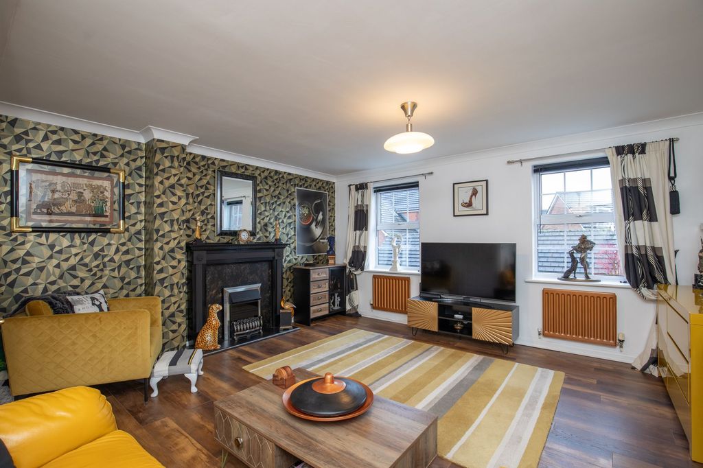 Property photo 2 of 29