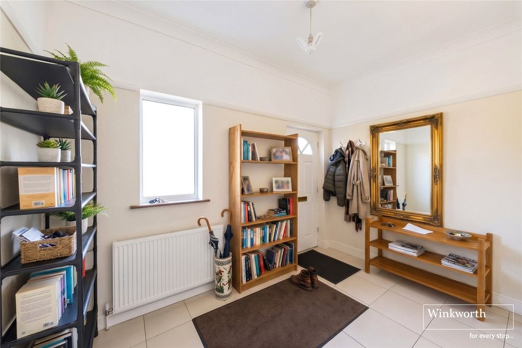 Property photo 2 of 11 Picture No. 16