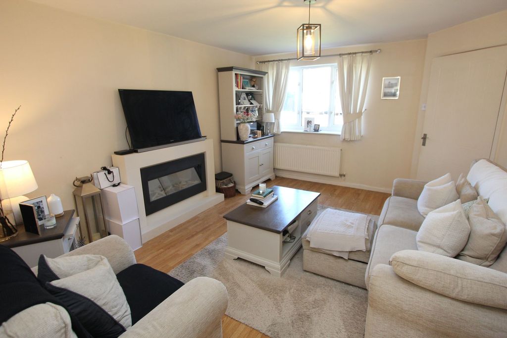 Property photo 2 of 22