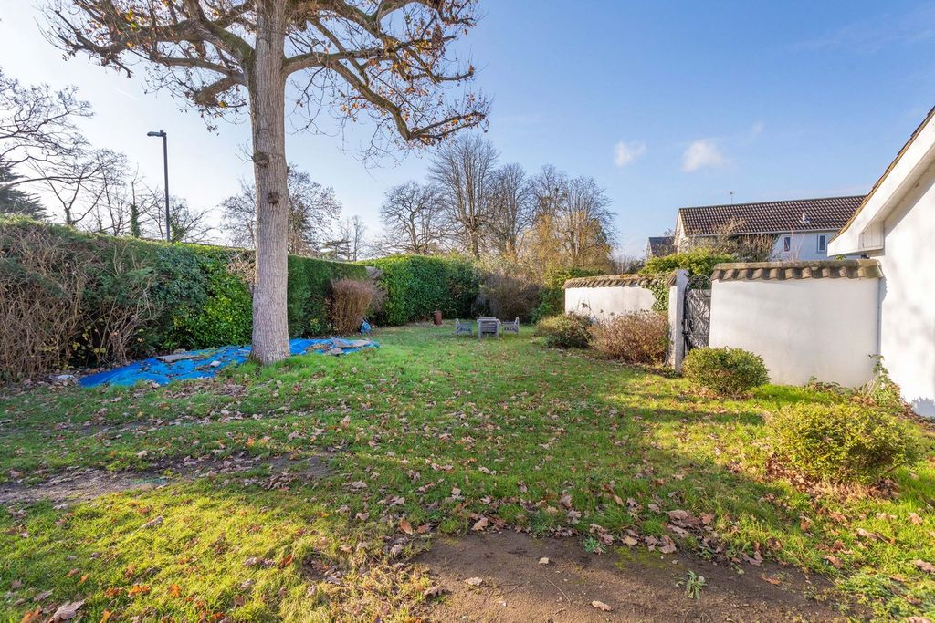 Property photo 2 of 24