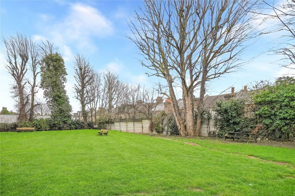 Property photo 2 of 18 Picture No. 19