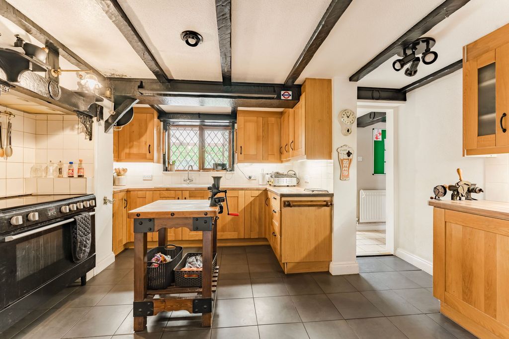 Property photo 2 of 29