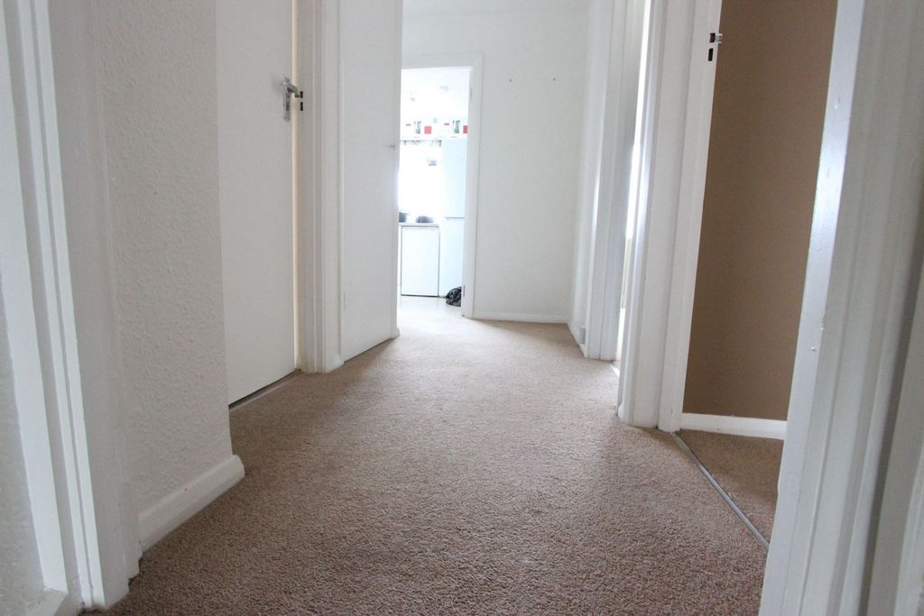 Property photo 3 of 27