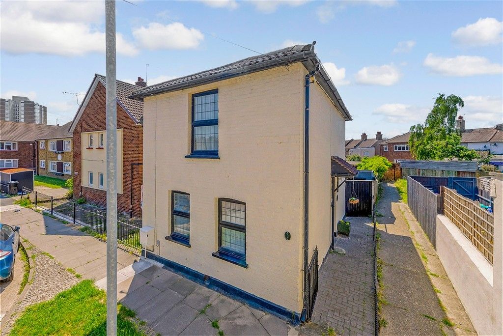 Property photo 1 of 10 External (Web)