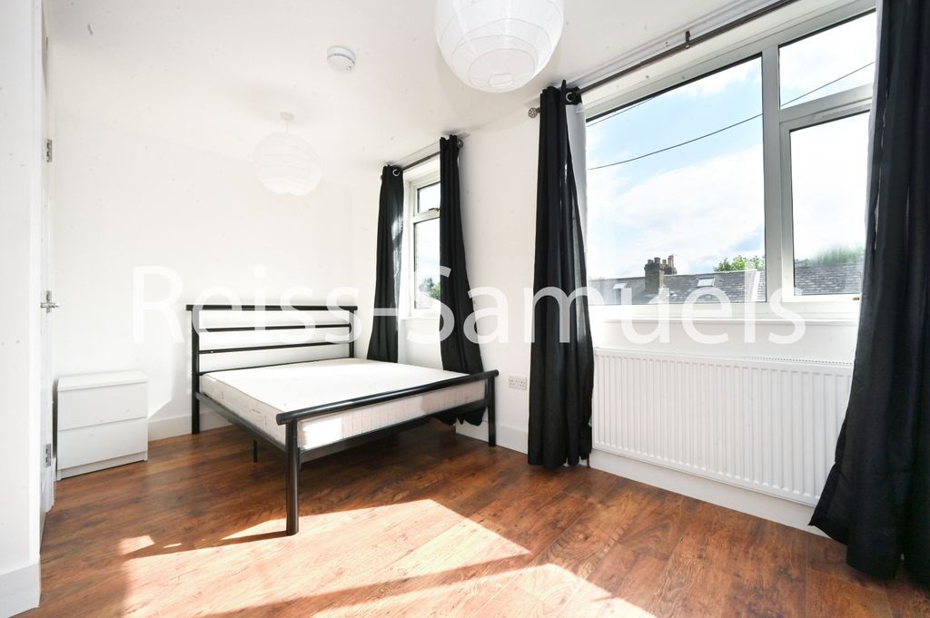 Property photo 1 of 27
