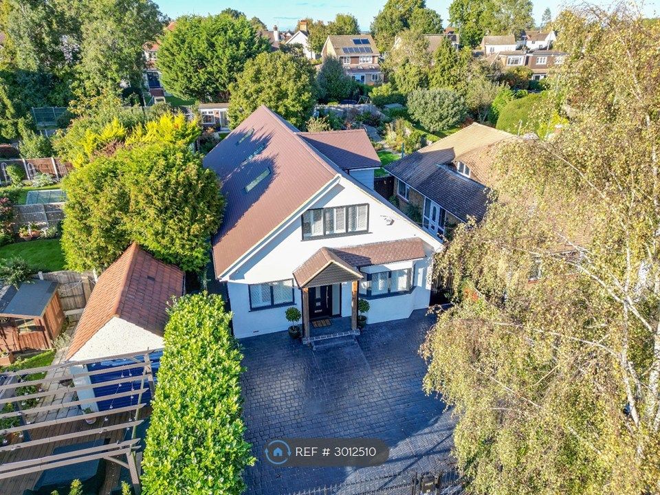 Property photo 2 of 31