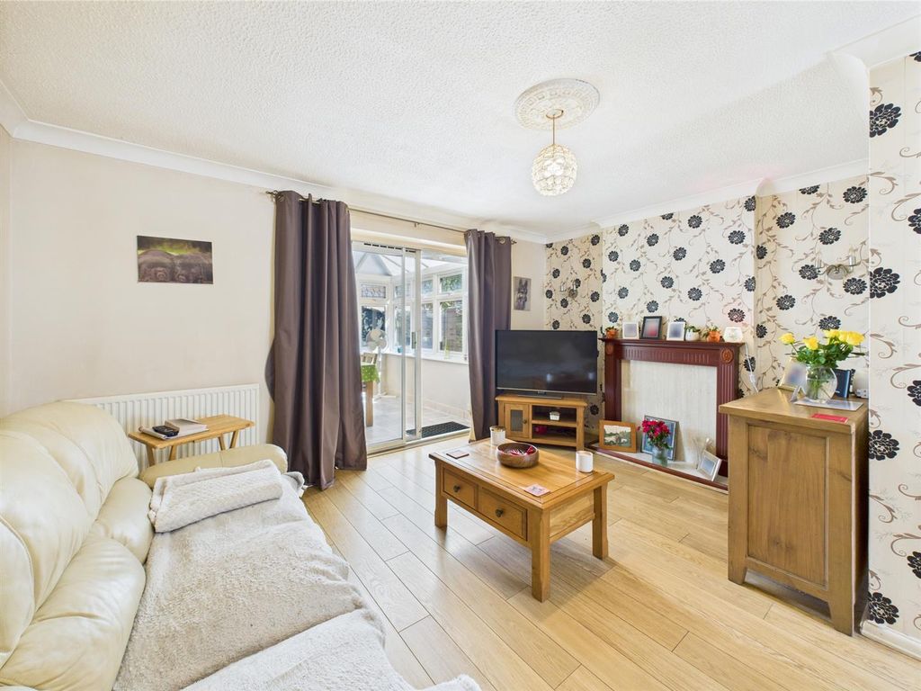 Property photo 3 of 7 Cam03975G0-Pr0112-Still007.Jpg