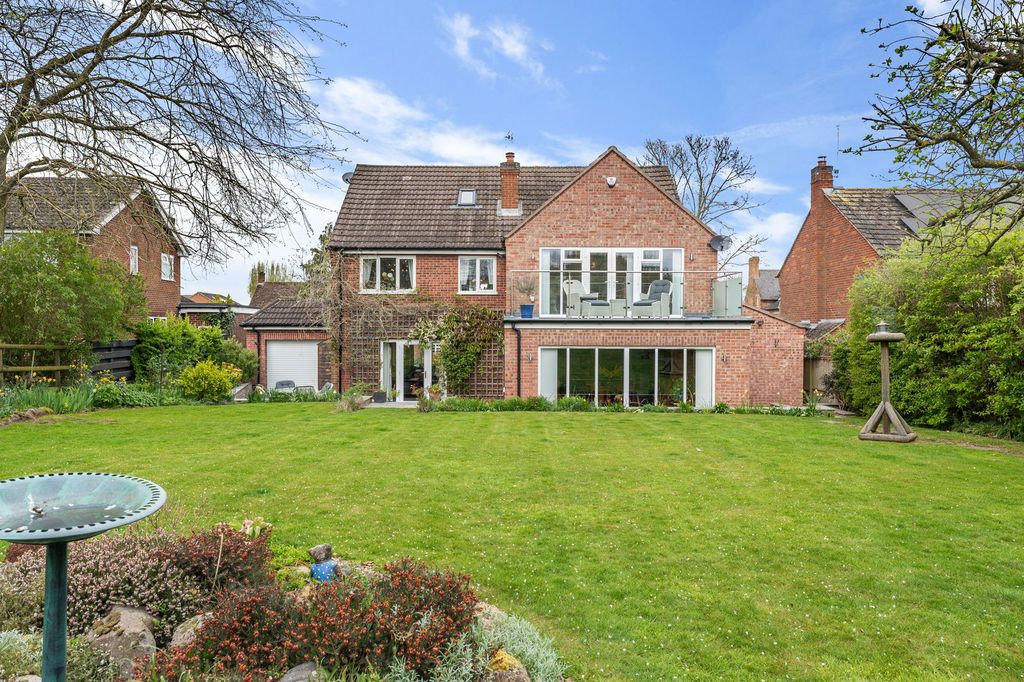 Property photo 2 of 26