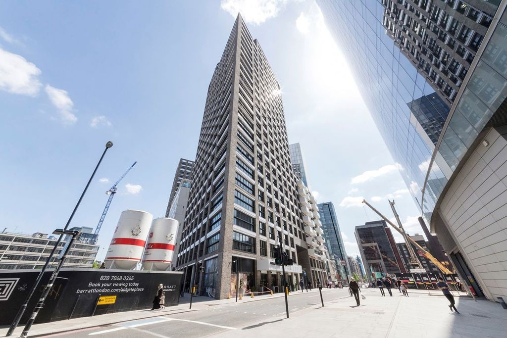 Property photo 2 of 7