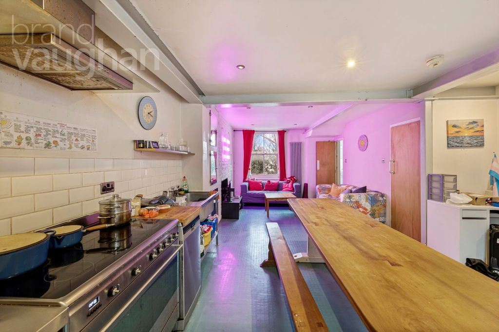 Property photo 2 of 24 Picture No. 40