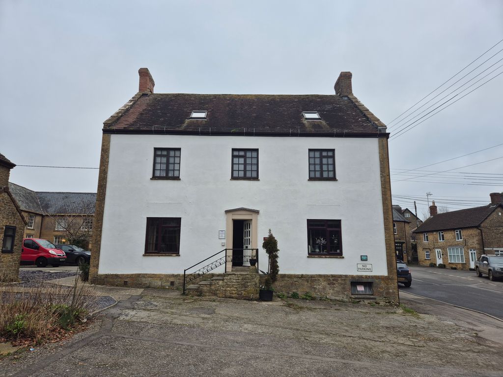 Property photo 1 of 5