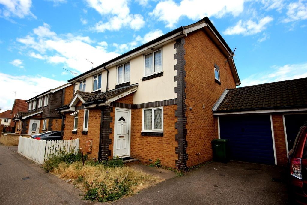 Property photo 1 of 9