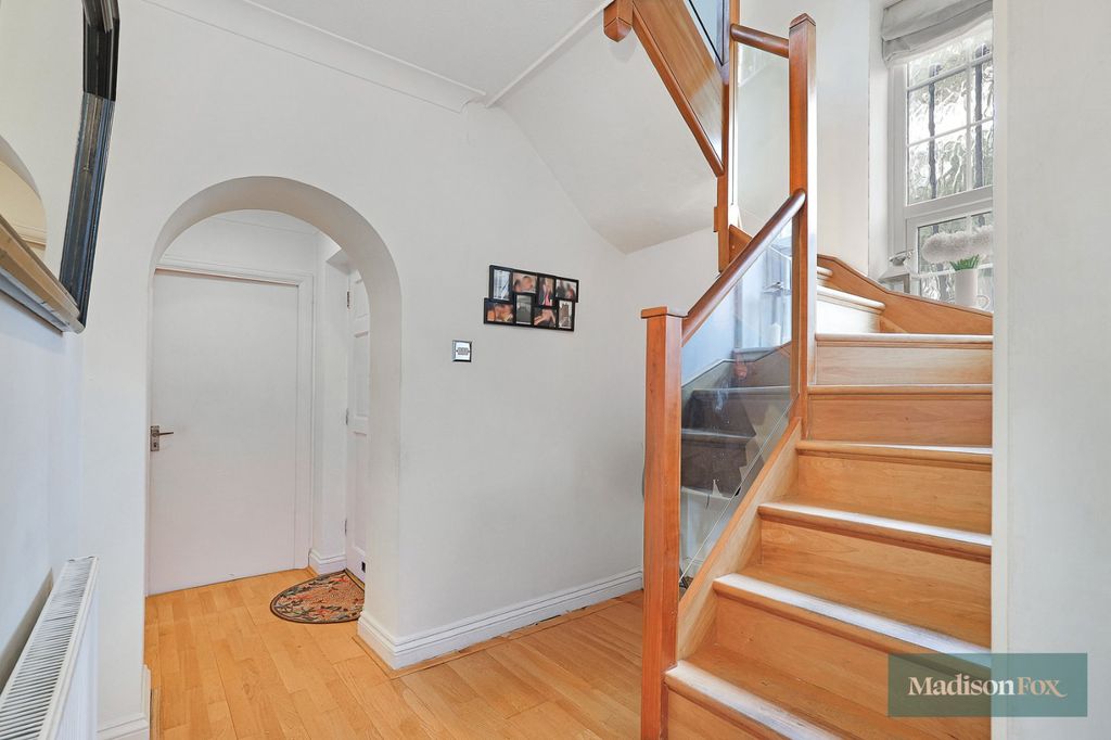 Property photo 2 of 23 Picture No. 05