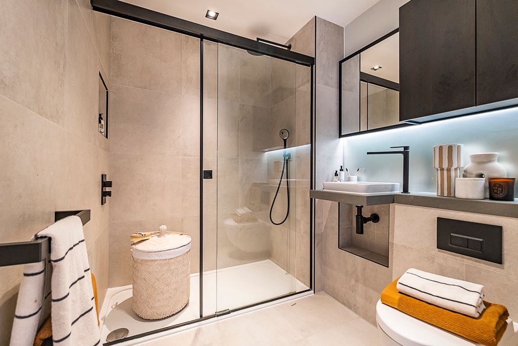 Property photo 3 of 11